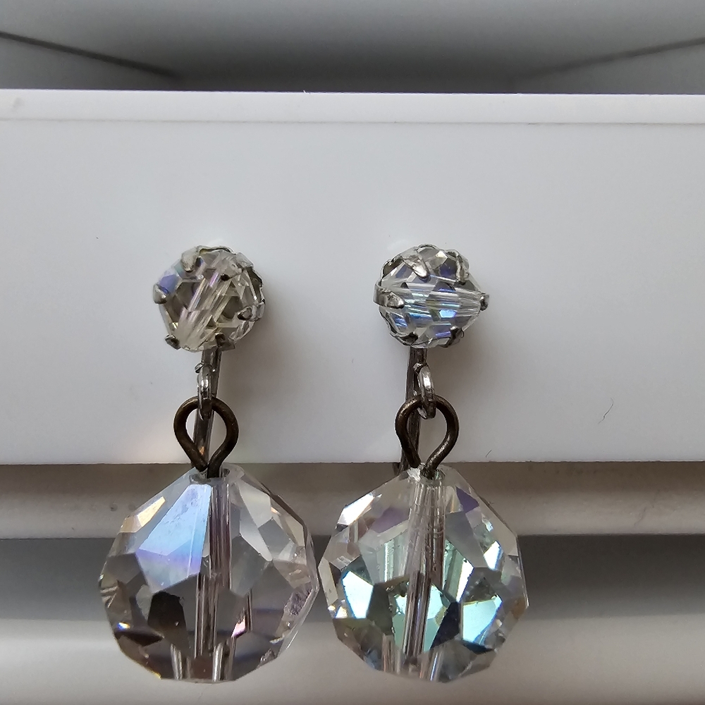 Vintage 1950s Aurora Borealis Crystal Drop Clip-On Earrings Iridescent AB Glass
